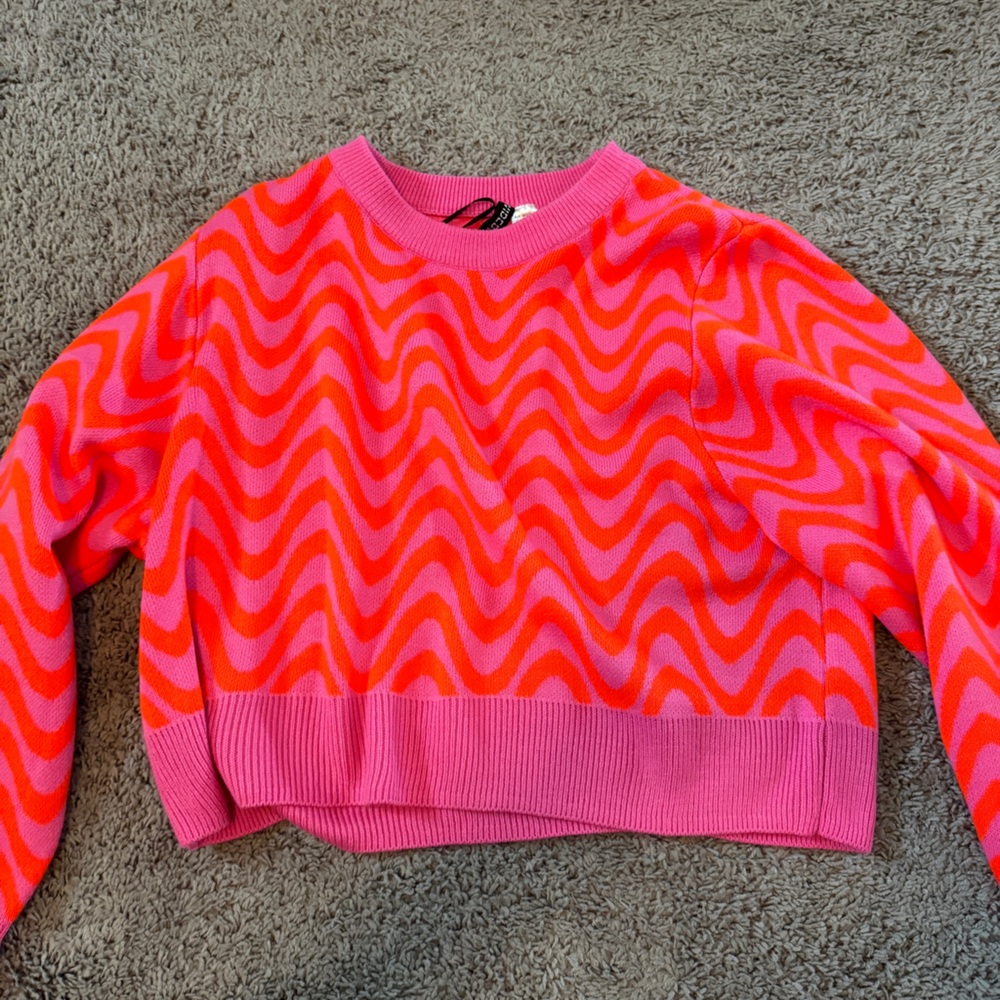 h&m vibrant sweater